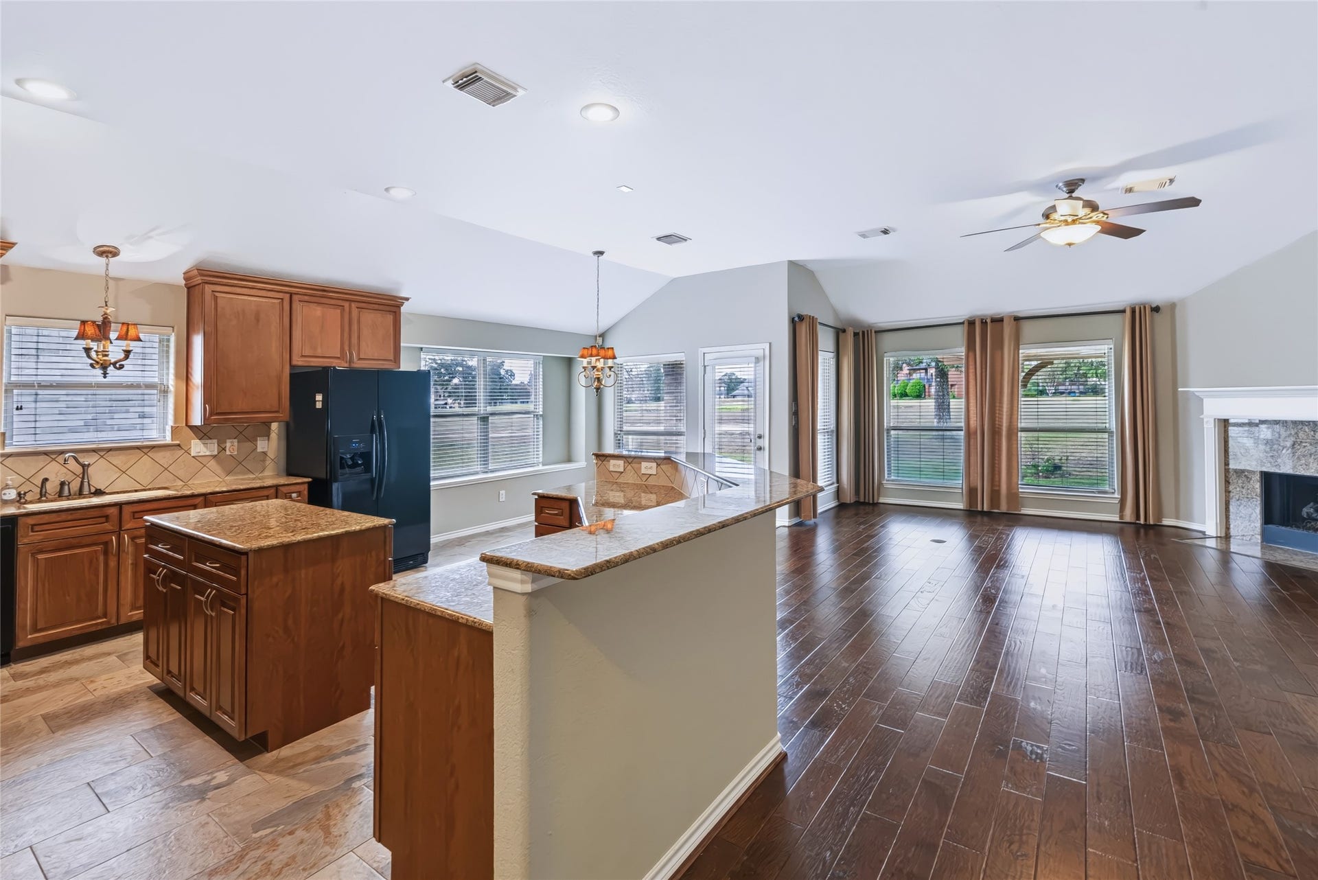 19019 Relay Road, Humble, TX 77346 19019 Relay Road, Humble, TX 77346