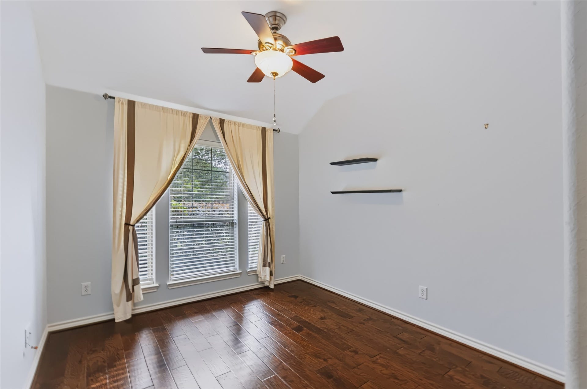 19019 Relay Road, Humble, TX 77346 19019 Relay Road, Humble, TX 77346