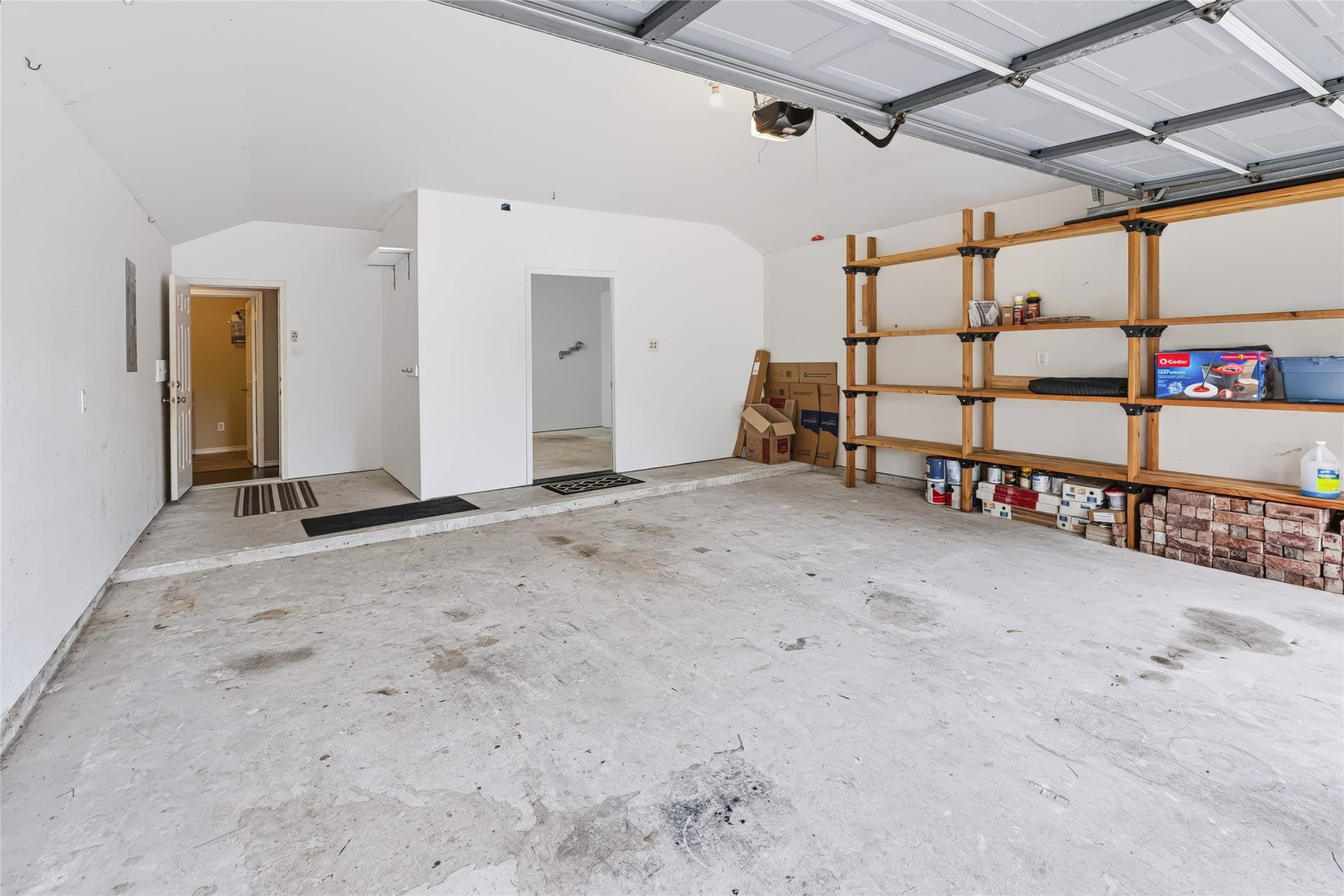 19019 Relay Road, Humble, TX 77346 19019 Relay Road, Humble, TX 77346