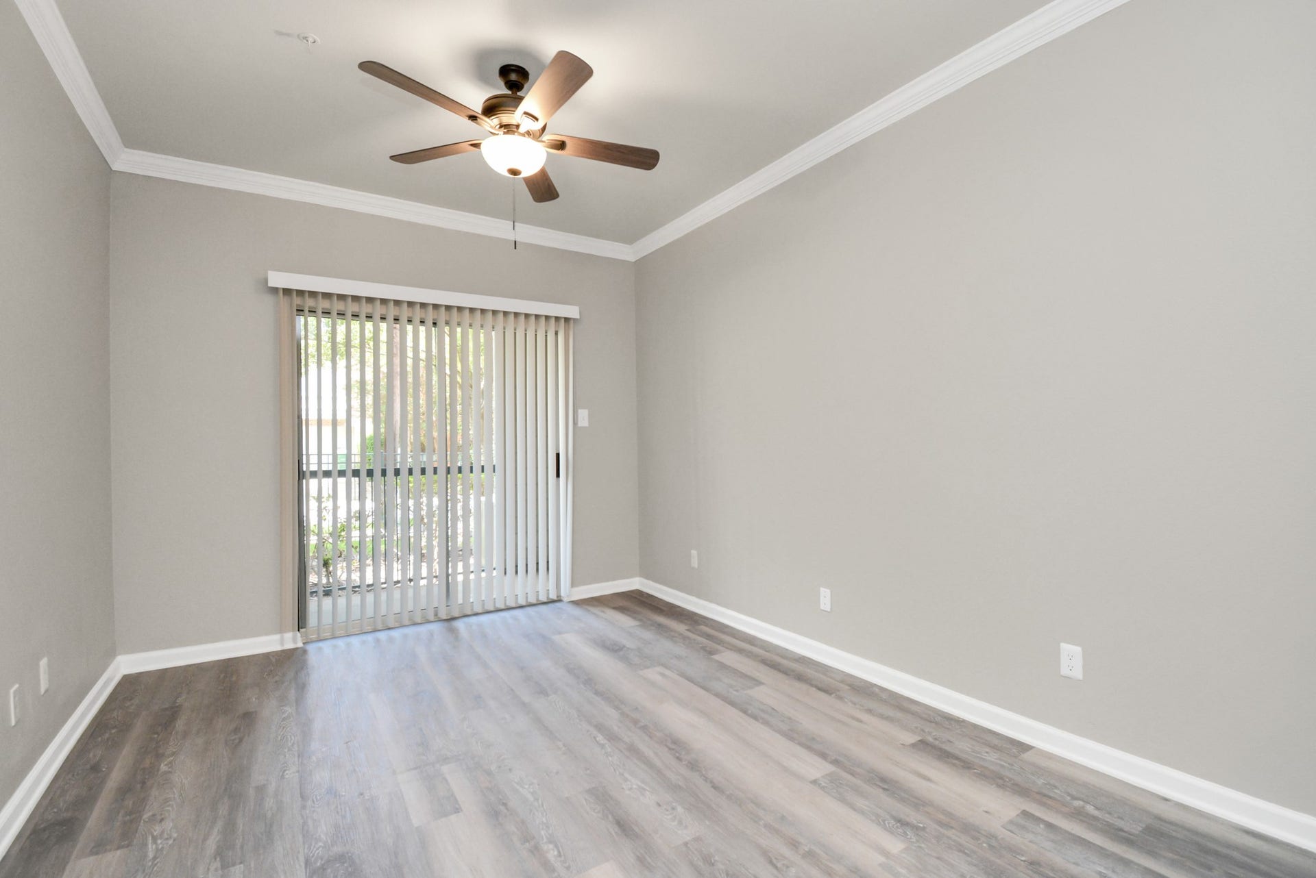 2222 Maroneal Street, #0414, Houston, TX 77030 Photos displayed may be of similar apartments or floor plans featuring the same finishes.