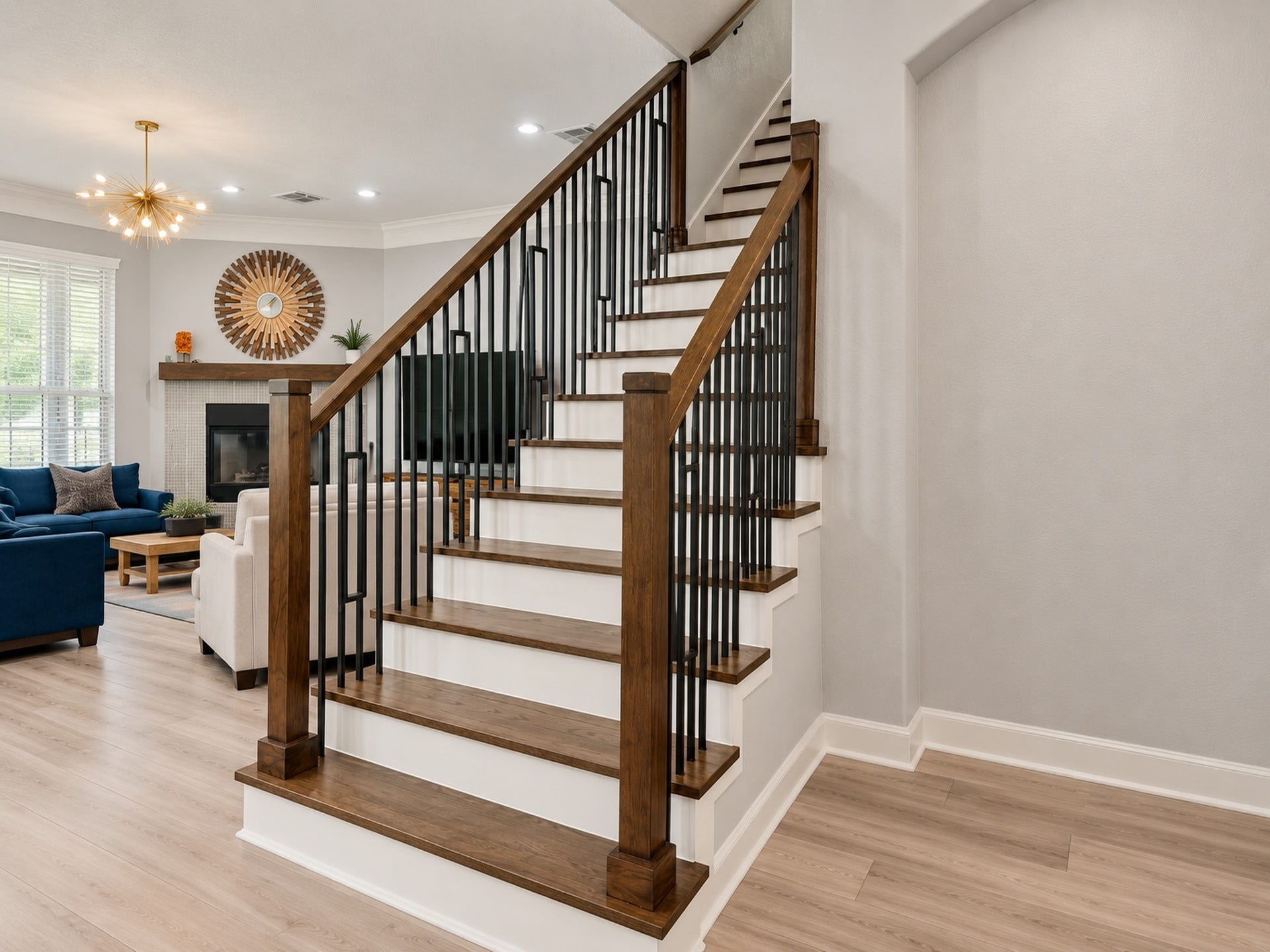 10 Camplight Court, Spring, TX 77389 Let's head upstairs!