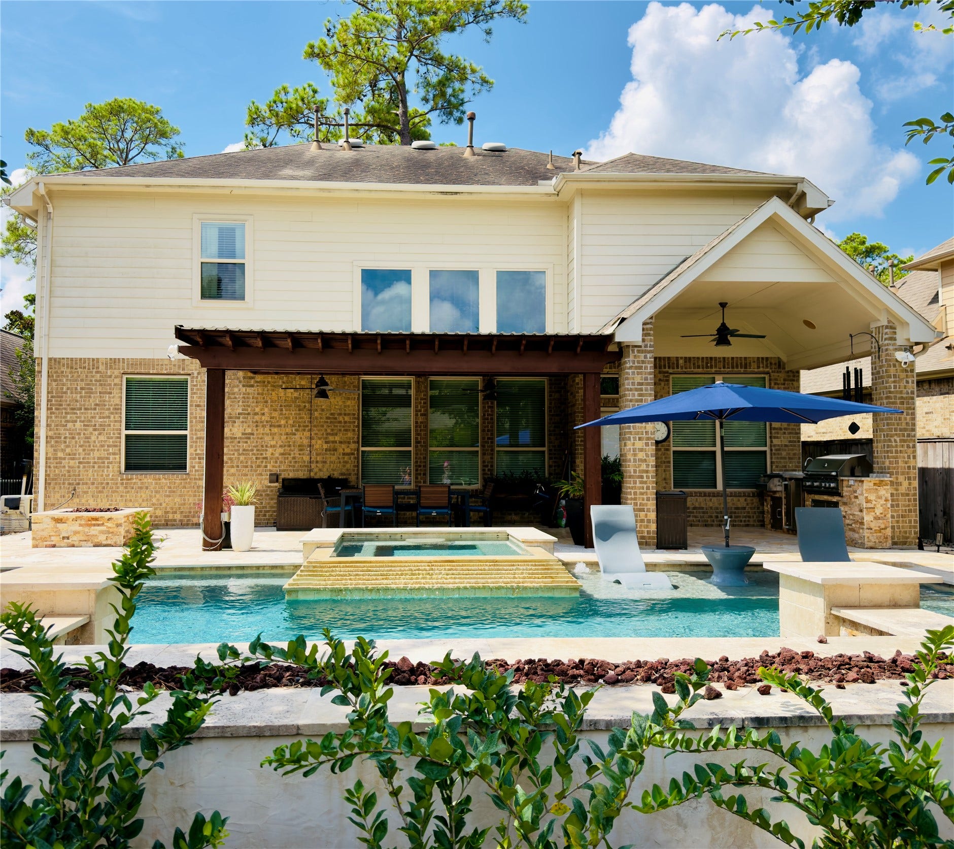 10 Camplight Court, Spring, TX 77389 Swim, grill, relax - rinse and repeat!