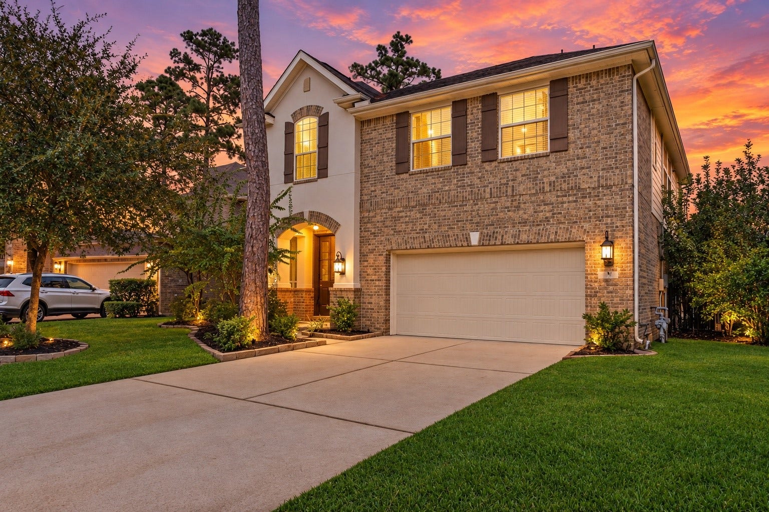 10 Camplight Court, Spring, TX 77389 Presenting 10 Camplight Court in Creekside Park.