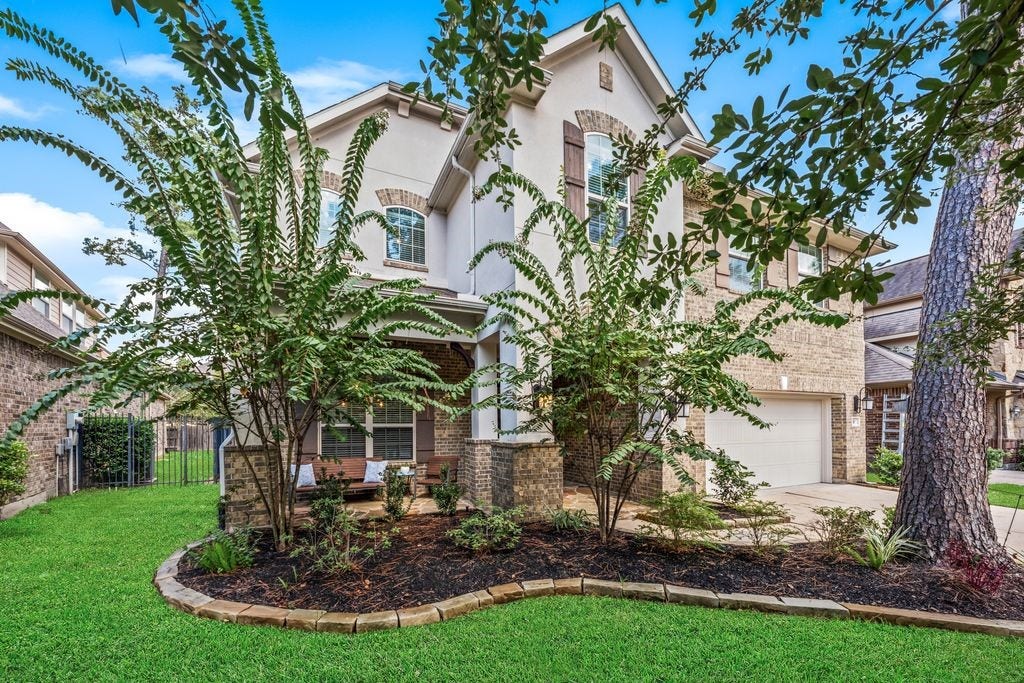 10 Camplight Court, Spring, TX 77389 Let's take a closer look at this beautiful home!