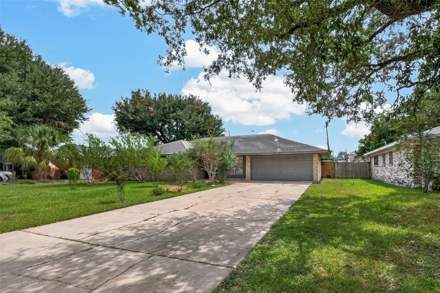 Property photo for 6027 De Moss Drive, Houston, TX