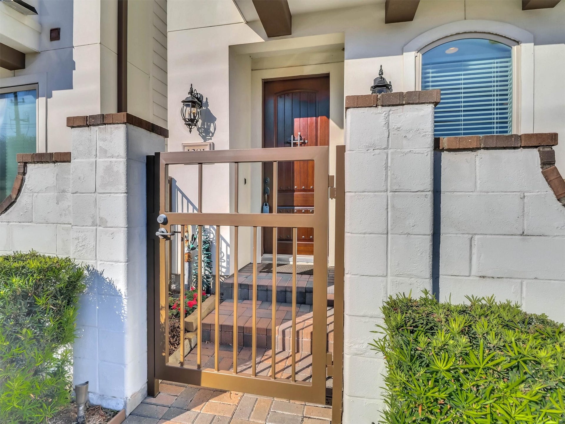 1281 Bonner Street, Houston, TX 77007 1281 Bonner Street, Houston, TX 77007