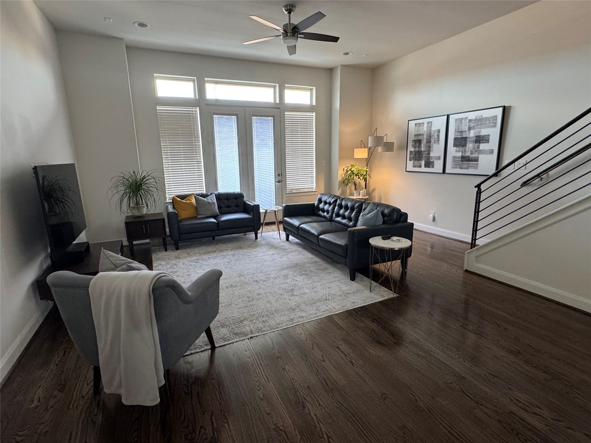 1281 Bonner Street, Houston, TX 77007 Living/Den 2nd Level