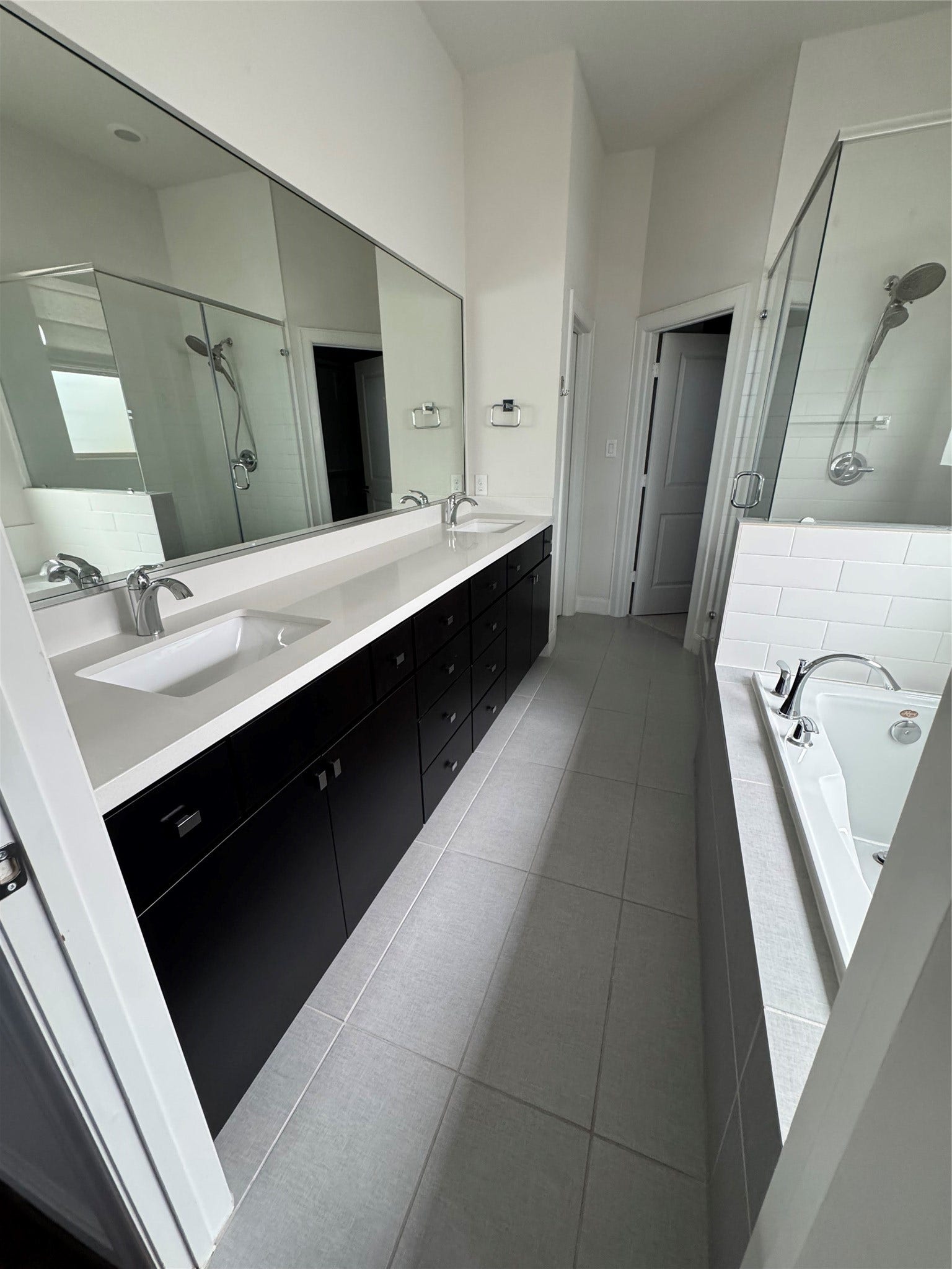 1281 Bonner Street, Houston, TX 77007 Primary Bathroom