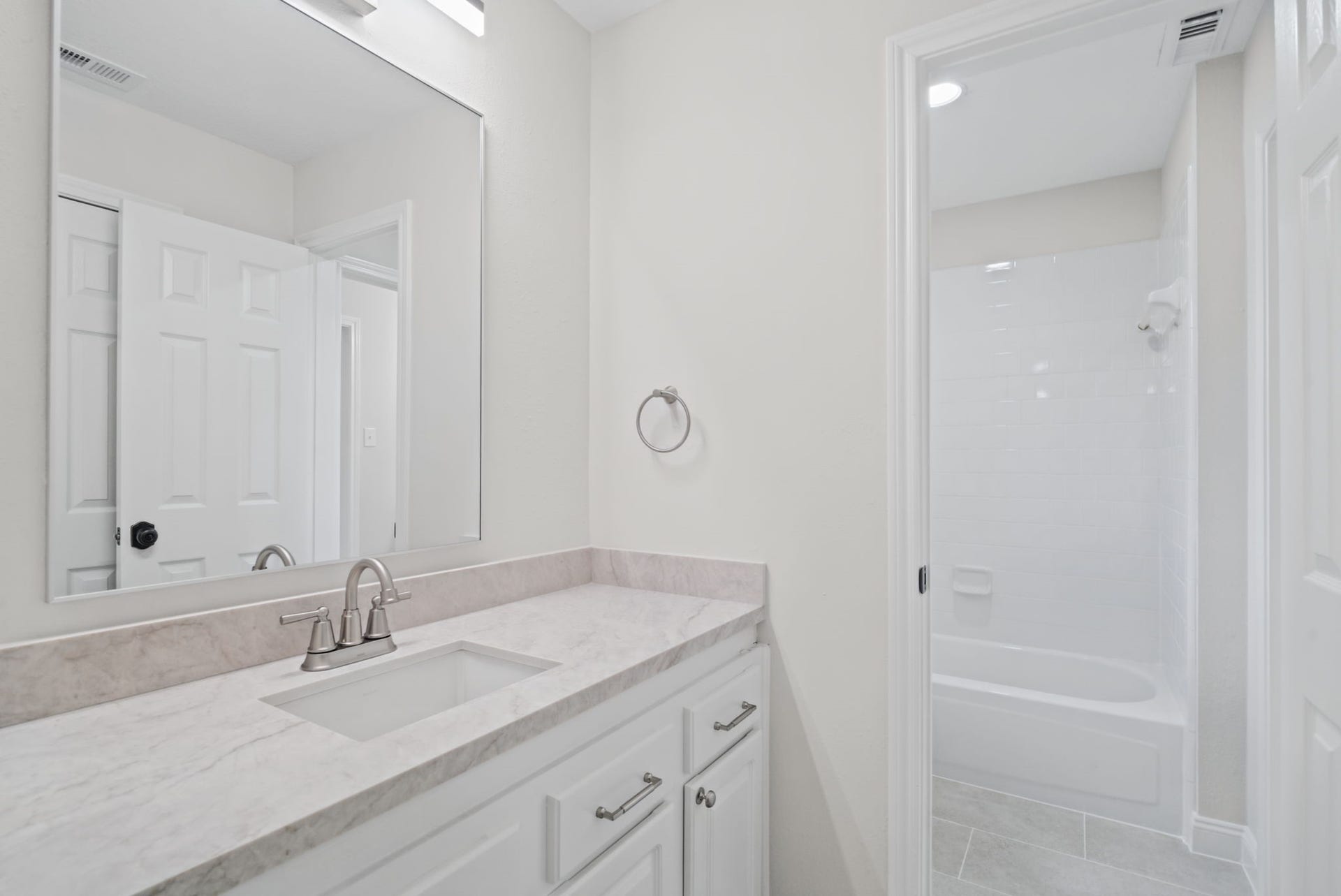 34 Grants Lake Circle, Sugar Land, TX 77479 34 Grants Lake Circle, Sugar Land, TX 77479