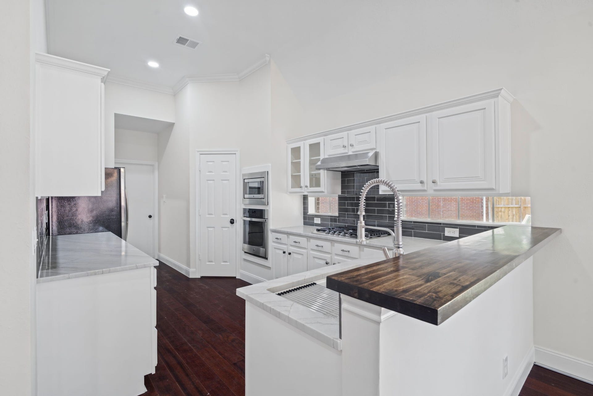 34 Grants Lake Circle, Sugar Land, TX 77479 34 Grants Lake Circle, Sugar Land, TX 77479