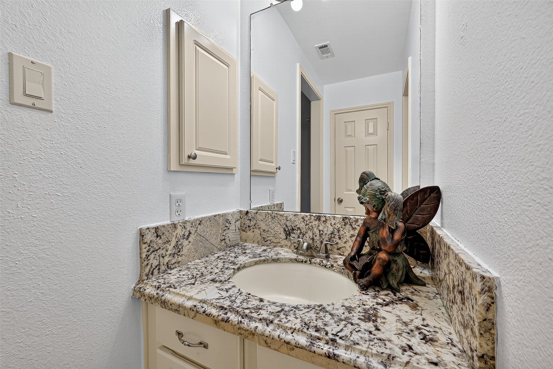4722 Plato Park Drive, Sugar Land, TX 77479 4722 Plato Park Drive, Sugar Land, TX 77479