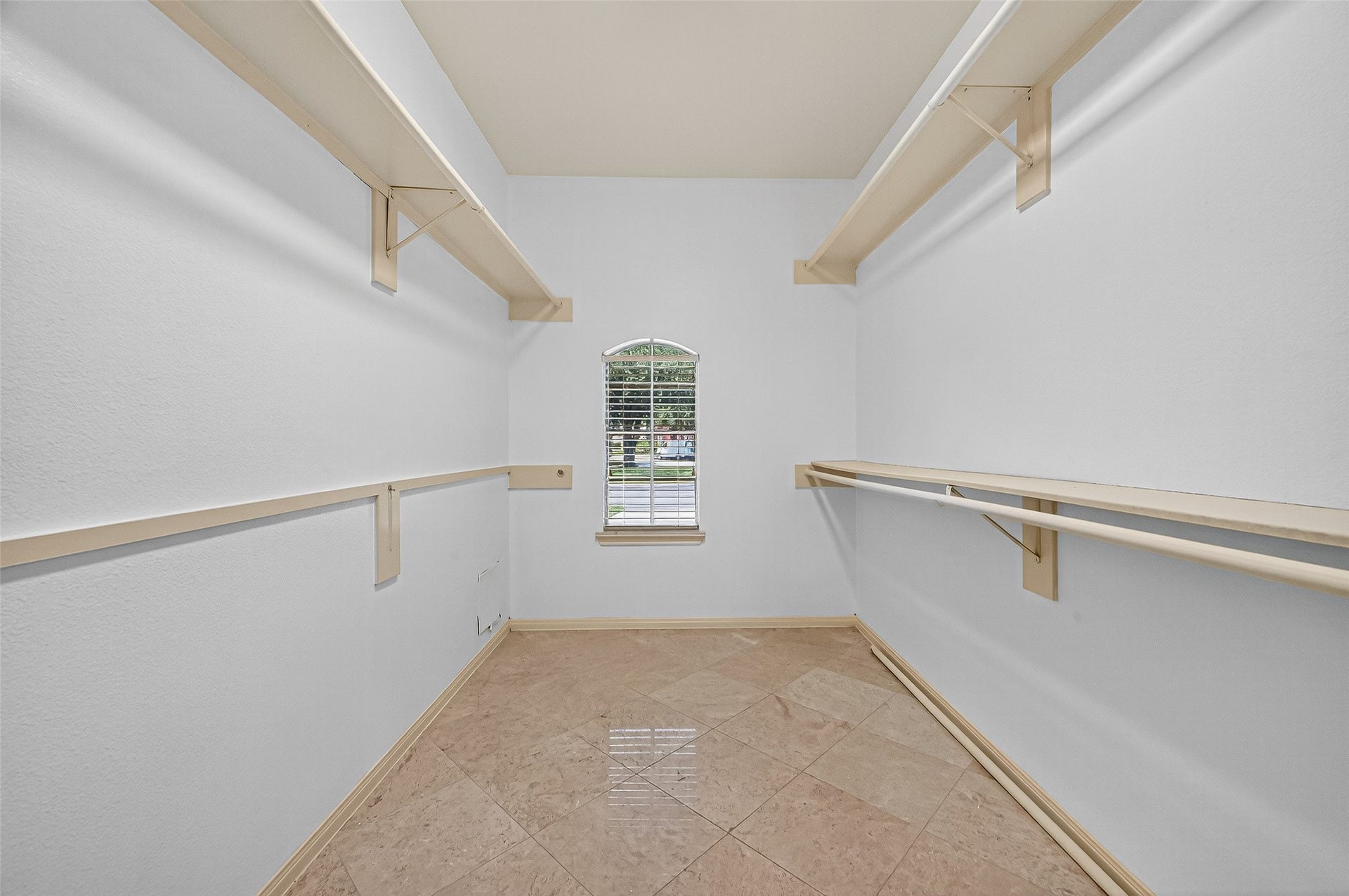 4722 Plato Park Drive, Sugar Land, TX 77479 4722 Plato Park Drive, Sugar Land, TX 77479