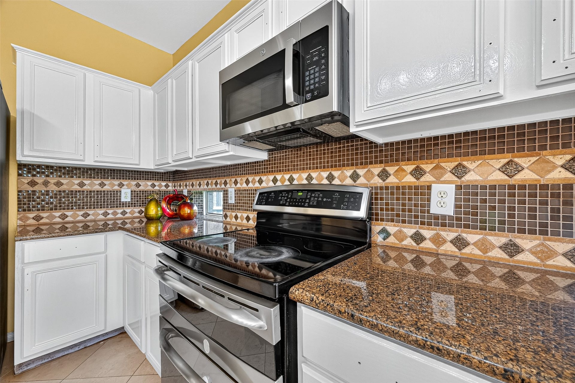 4722 Plato Park Drive, Sugar Land, TX 77479 4722 Plato Park Drive, Sugar Land, TX 77479