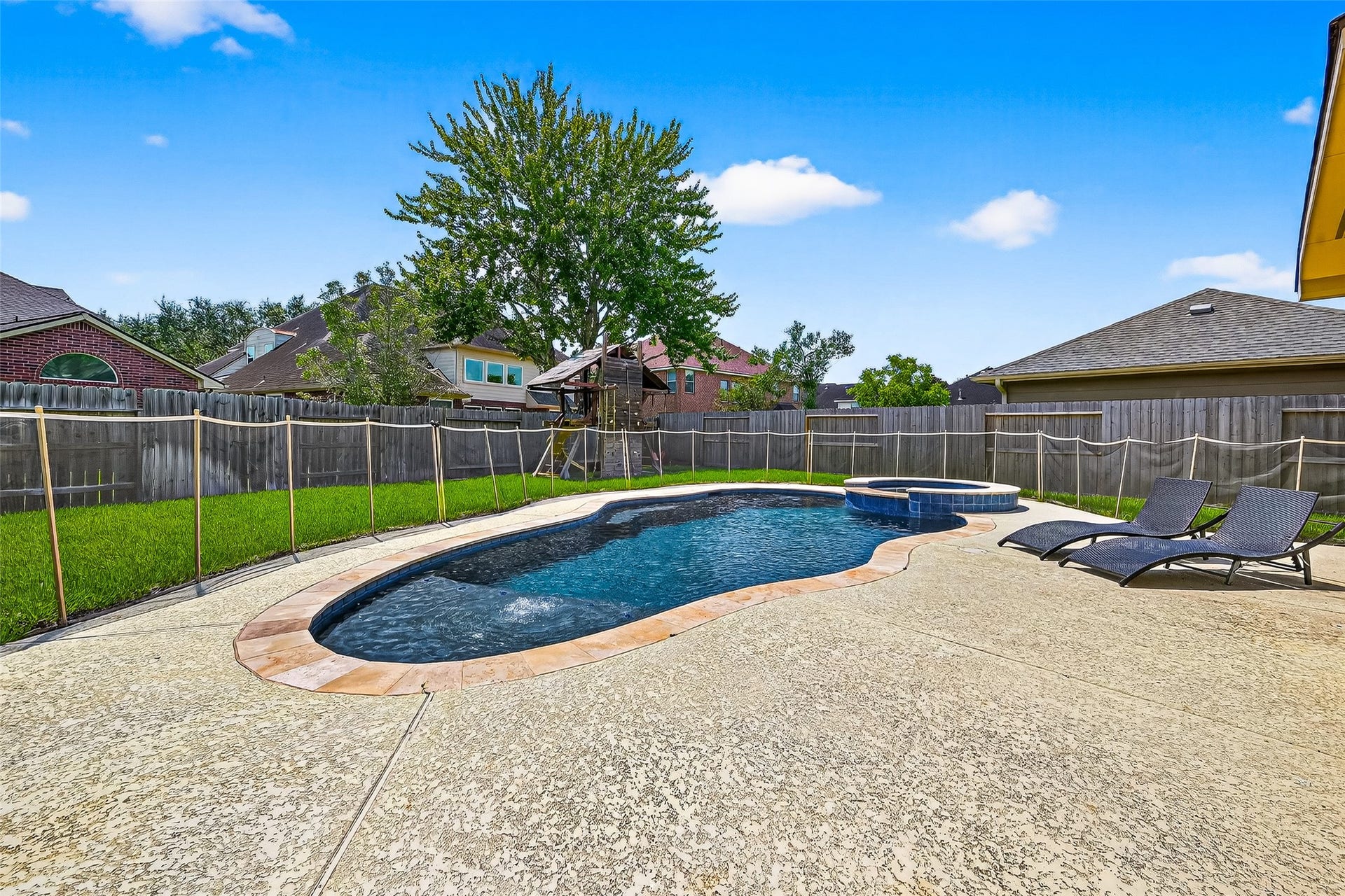 4722 Plato Park Drive, Sugar Land, TX 77479 4722 Plato Park Drive, Sugar Land, TX 77479