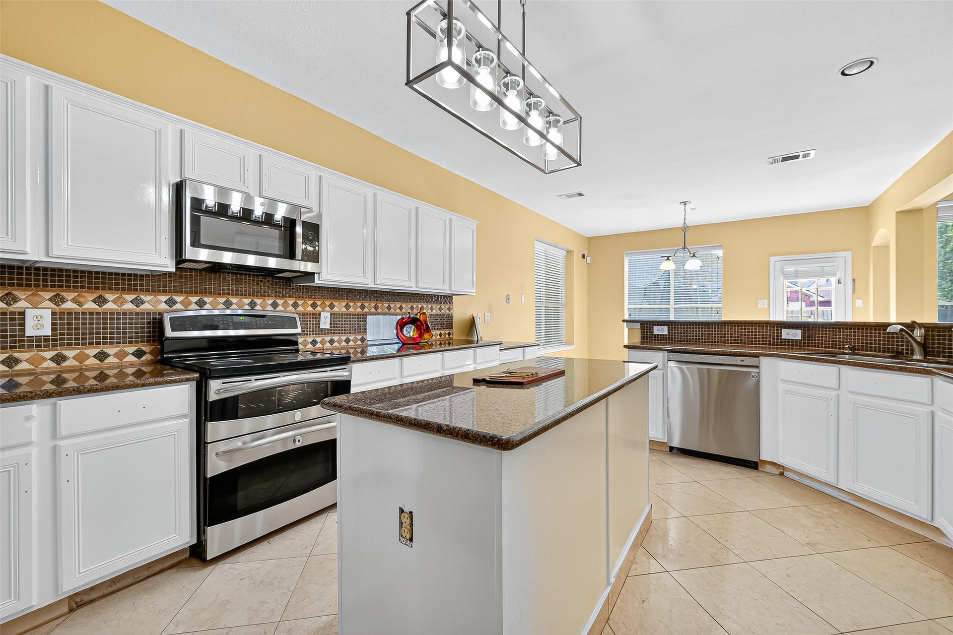 4722 Plato Park Drive, Sugar Land, TX 77479 4722 Plato Park Drive, Sugar Land, TX 77479