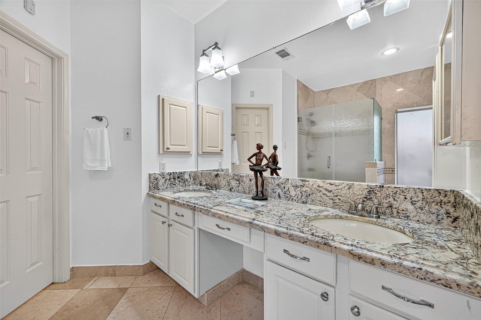4722 Plato Park Drive, Sugar Land, TX 77479 4722 Plato Park Drive, Sugar Land, TX 77479