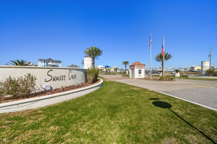 Property photo for 21314 Scissor Tail Lane, Galveston, TX