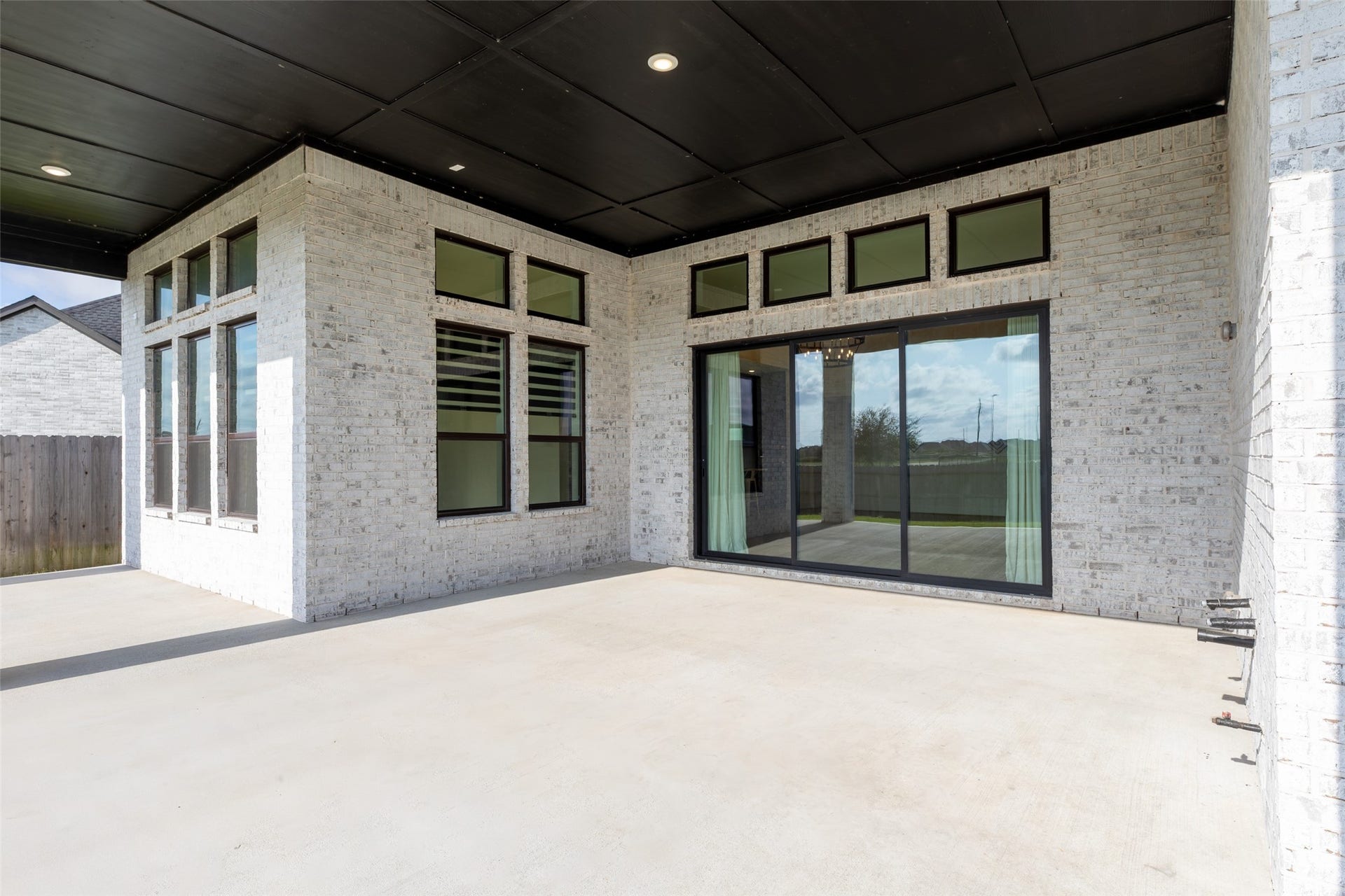 2015 Jade Manor Drive, Rosenberg, TX 77469 Covered Patio great for entertaining.
