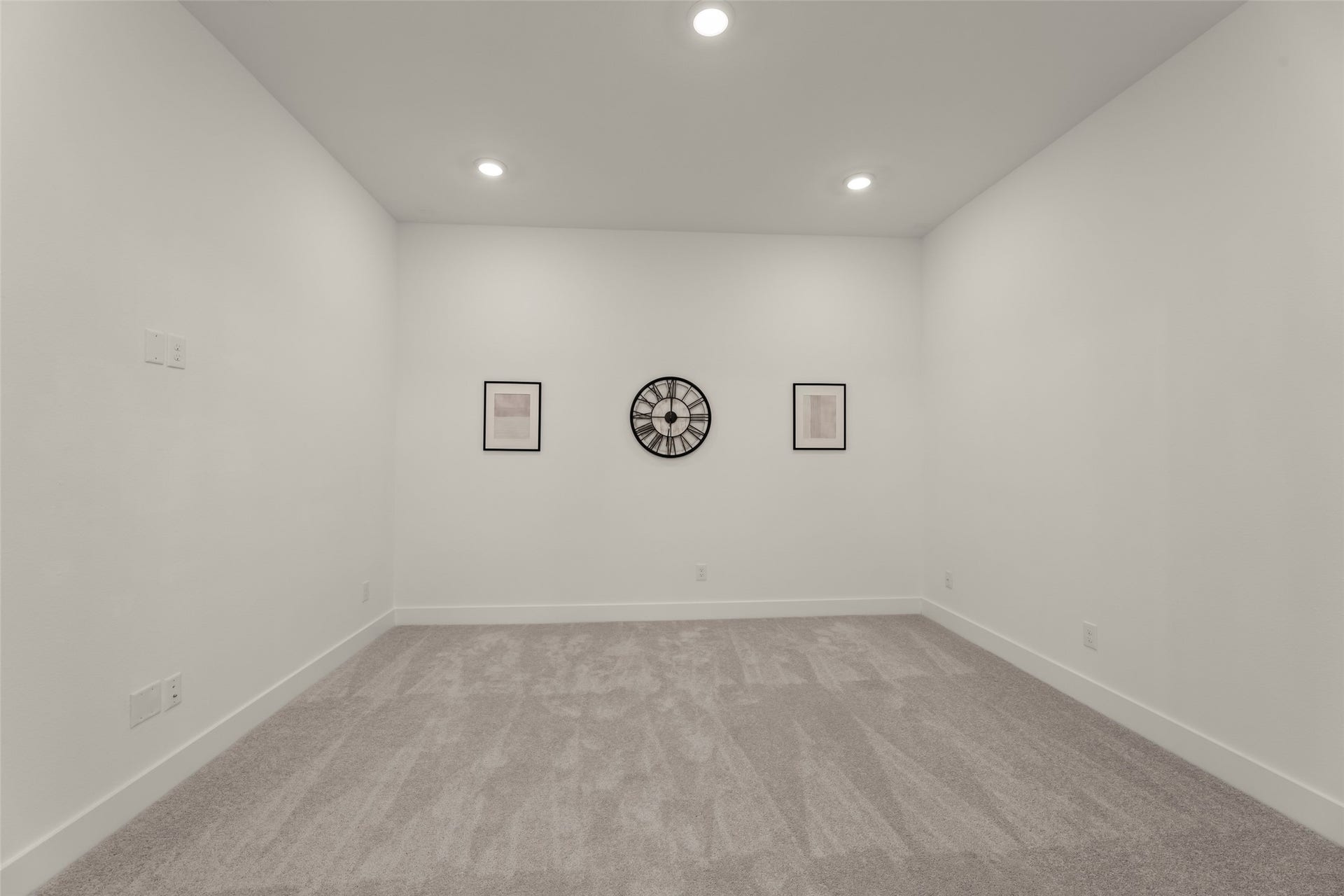 2015 Jade Manor Drive, Rosenberg, TX 77469 Versatile room with soft carpeting and recessed lighting, ideal for a home office or media room.