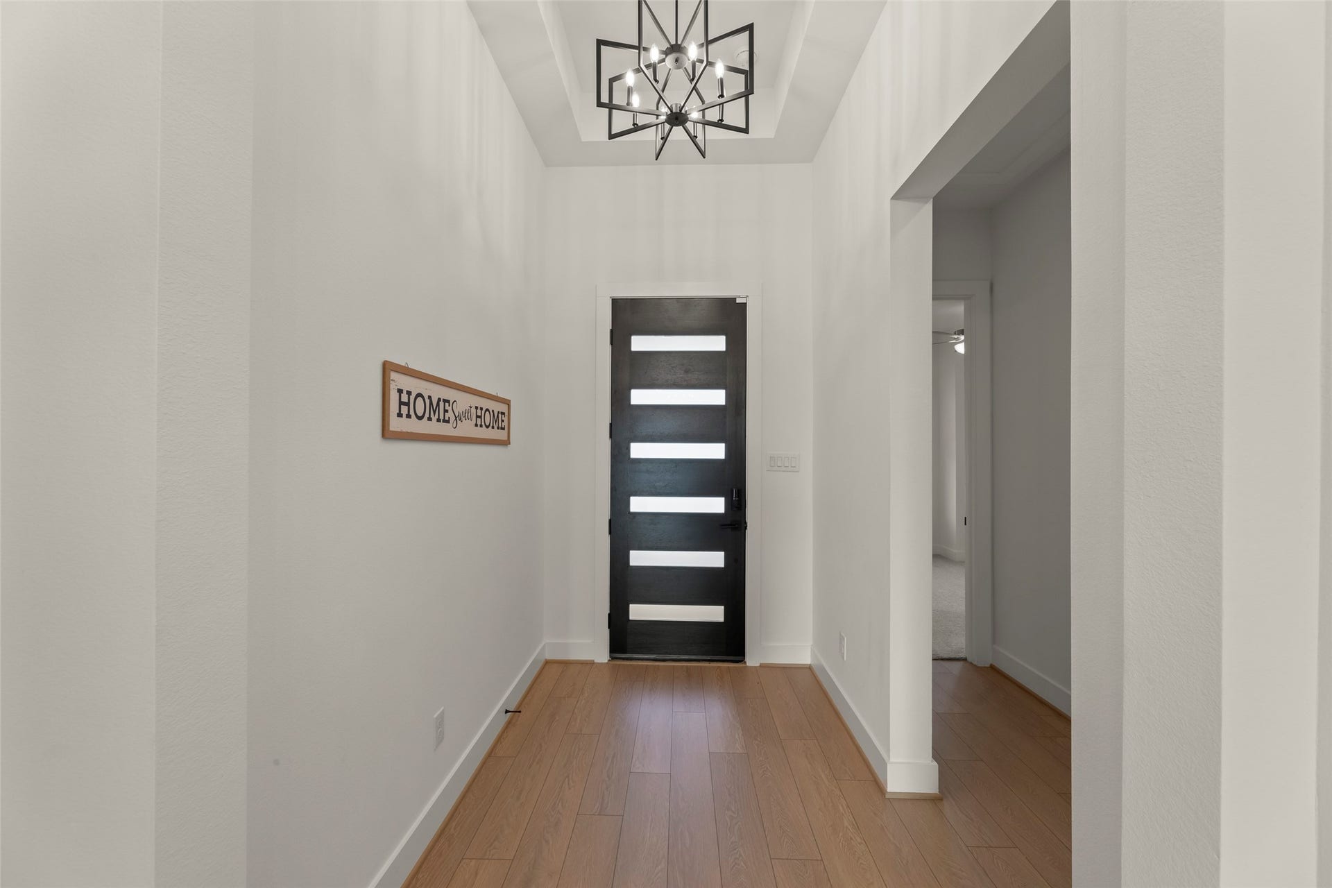 2015 Jade Manor Drive, Rosenberg, TX 77469 Long welcoming entryway.