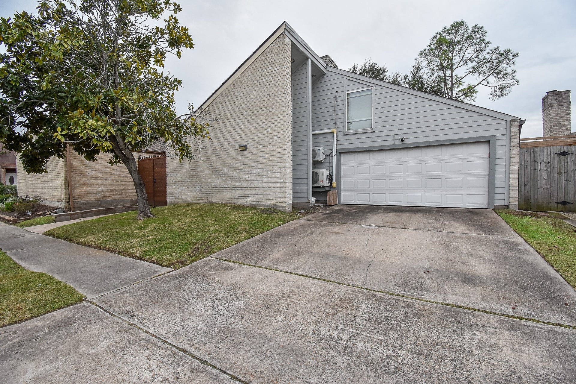 7631 Hopewell Lane, Houston, TX 77071 7631 Hopewell Lane, Houston, TX 77071