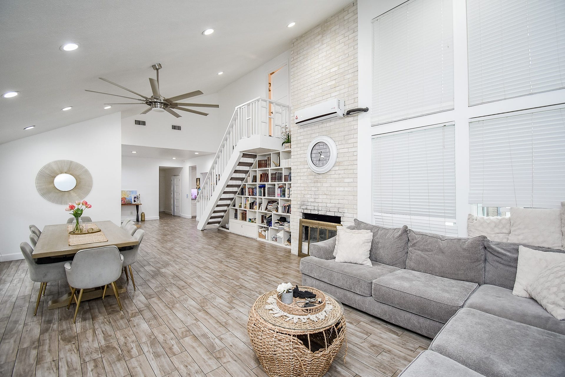 7631 Hopewell Lane, Houston, TX 77071 7631 Hopewell Lane, Houston, TX 77071