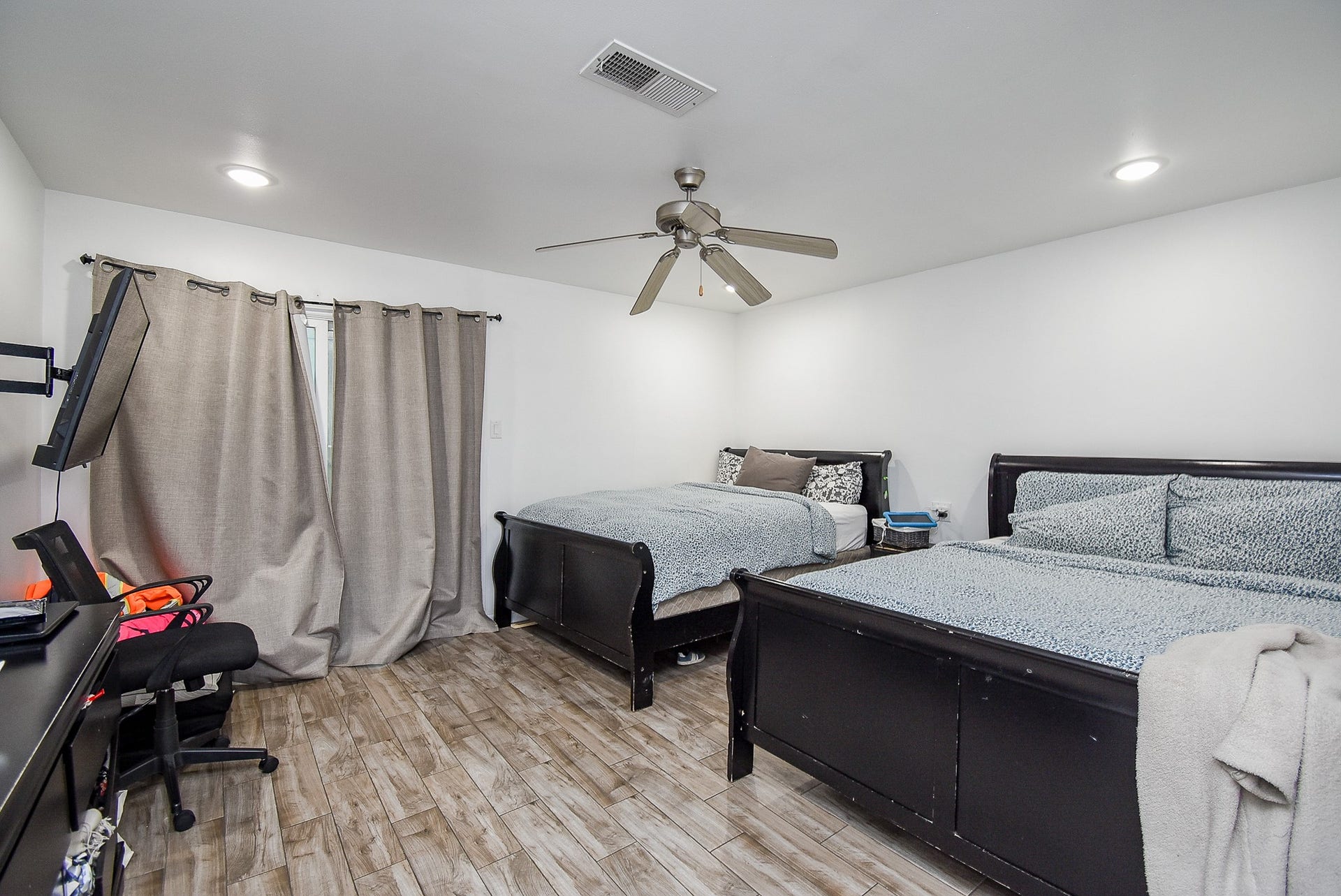 7631 Hopewell Lane, Houston, TX 77071 7631 Hopewell Lane, Houston, TX 77071