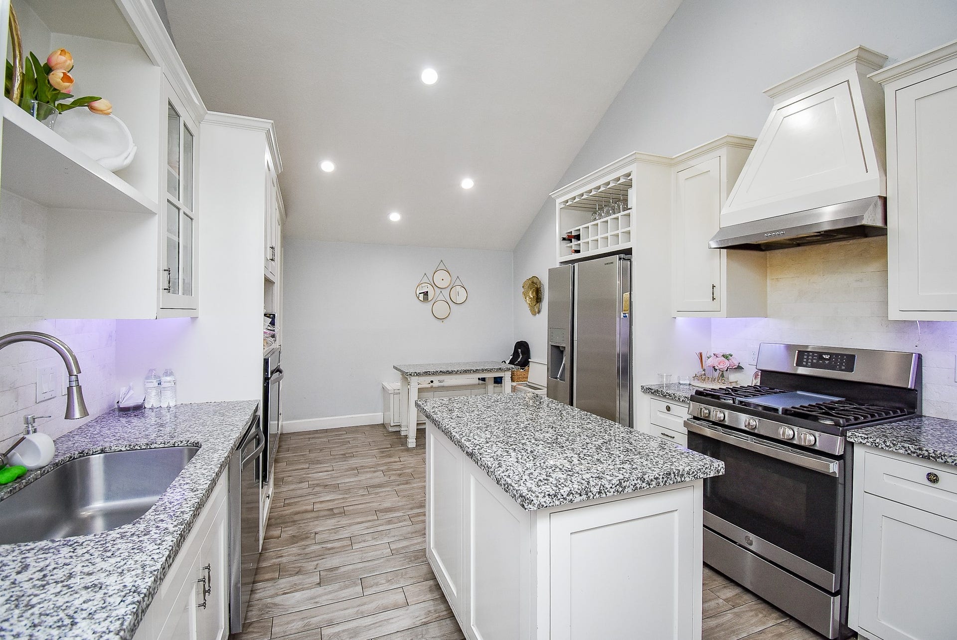 7631 Hopewell Lane, Houston, TX 77071 7631 Hopewell Lane, Houston, TX 77071