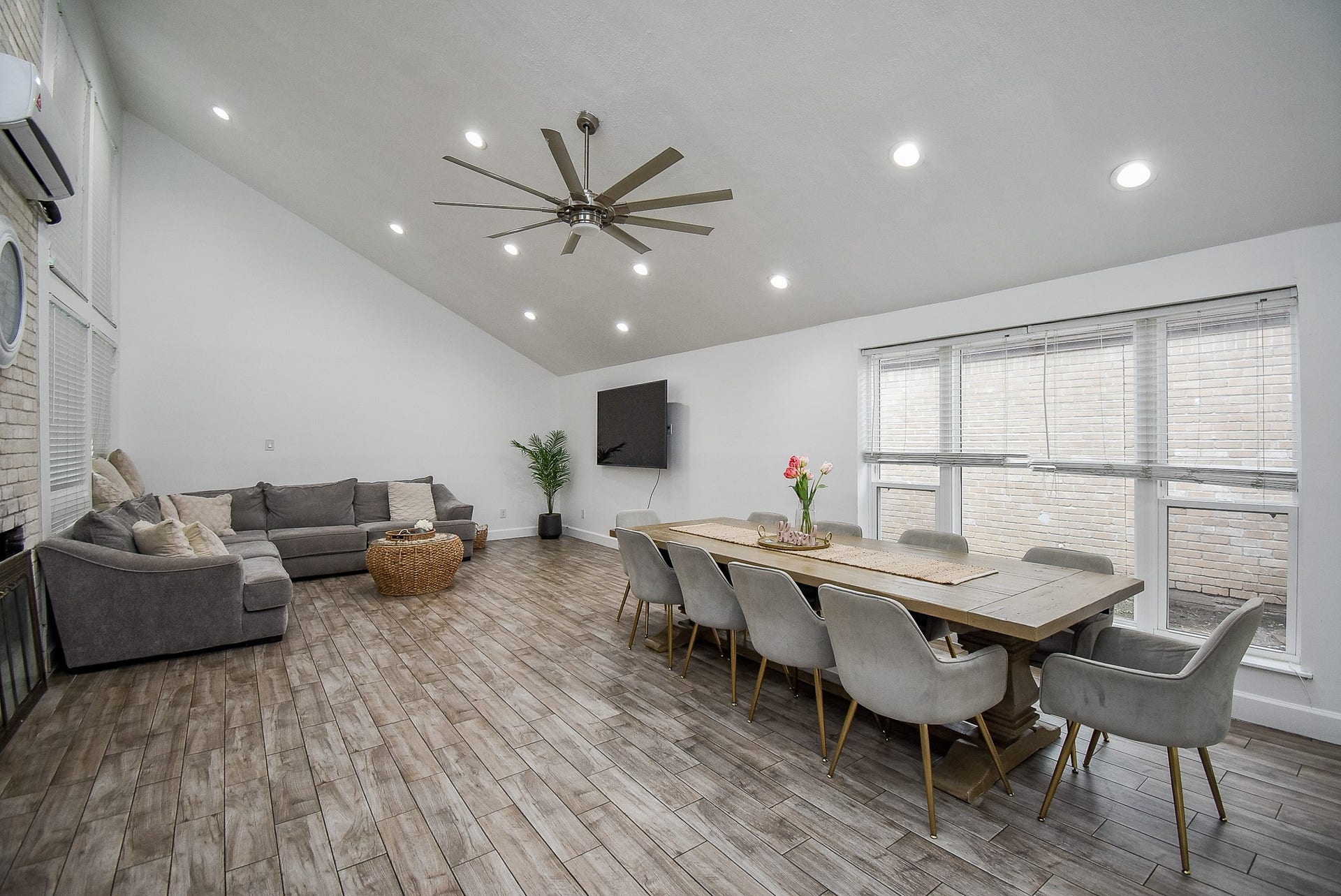 7631 Hopewell Lane, Houston, TX 77071 7631 Hopewell Lane, Houston, TX 77071