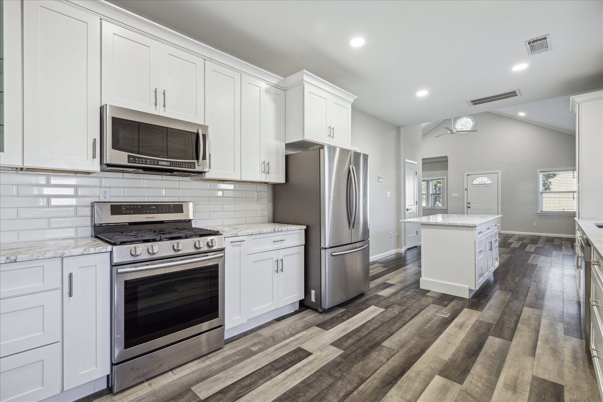 202 E 34th Street, Houston, TX 77018 202 E 34th Street, Houston, TX 77018