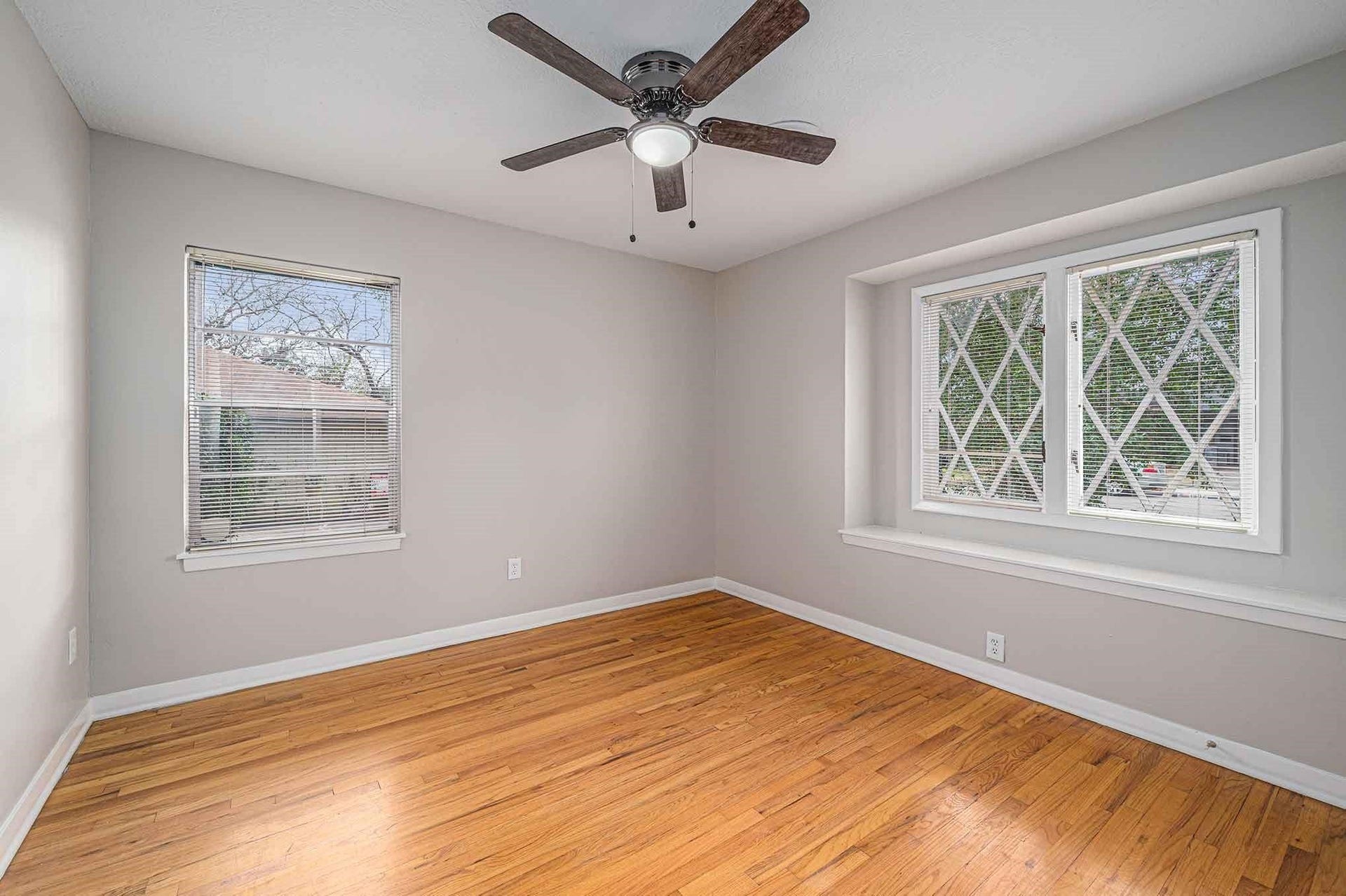 1508 N SAN JACINTO Street, Conroe, TX 77301