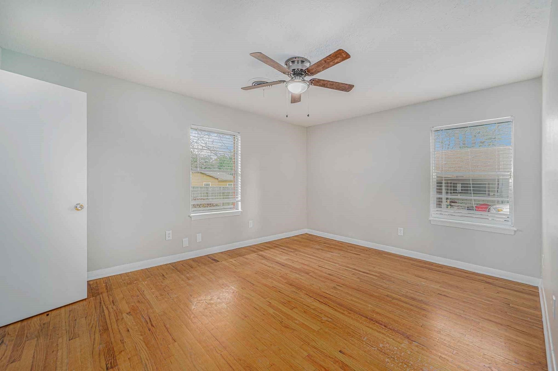 1508 N SAN JACINTO Street, Conroe, TX 77301