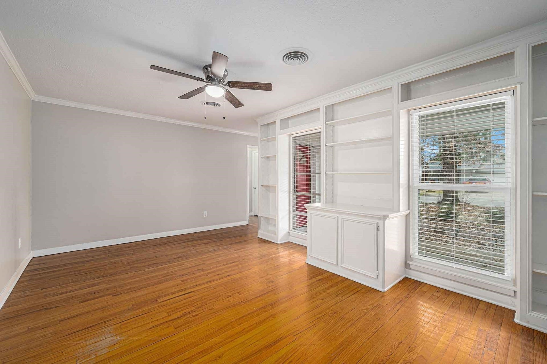1508 N SAN JACINTO Street, Conroe, TX 77301