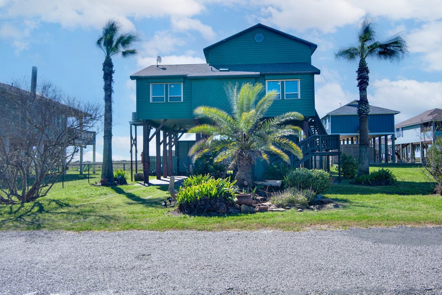 Property photo for 140 Ocean View Drive, Crystal Beach, TX