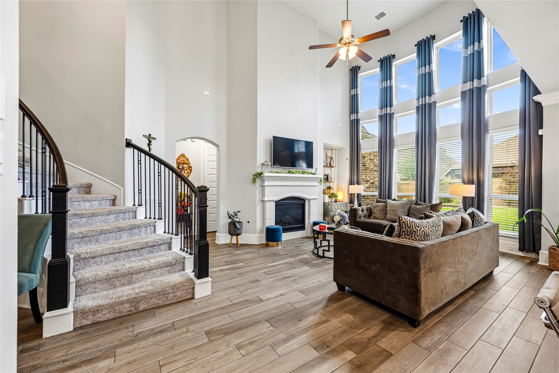 16843 Hemlock Grove Drive, Humble, TX 77346 16843 Hemlock Grove Drive, Humble, TX 77346