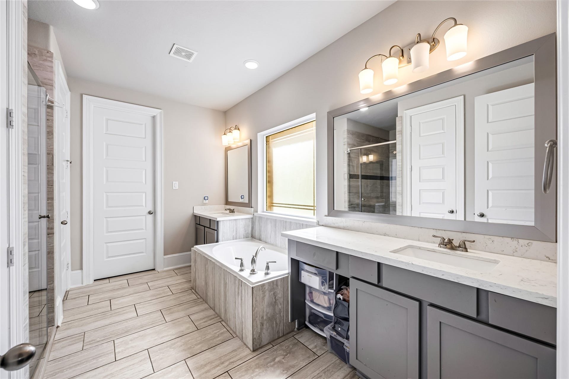 16843 Hemlock Grove Drive, Humble, TX 77346 16843 Hemlock Grove Drive, Humble, TX 77346