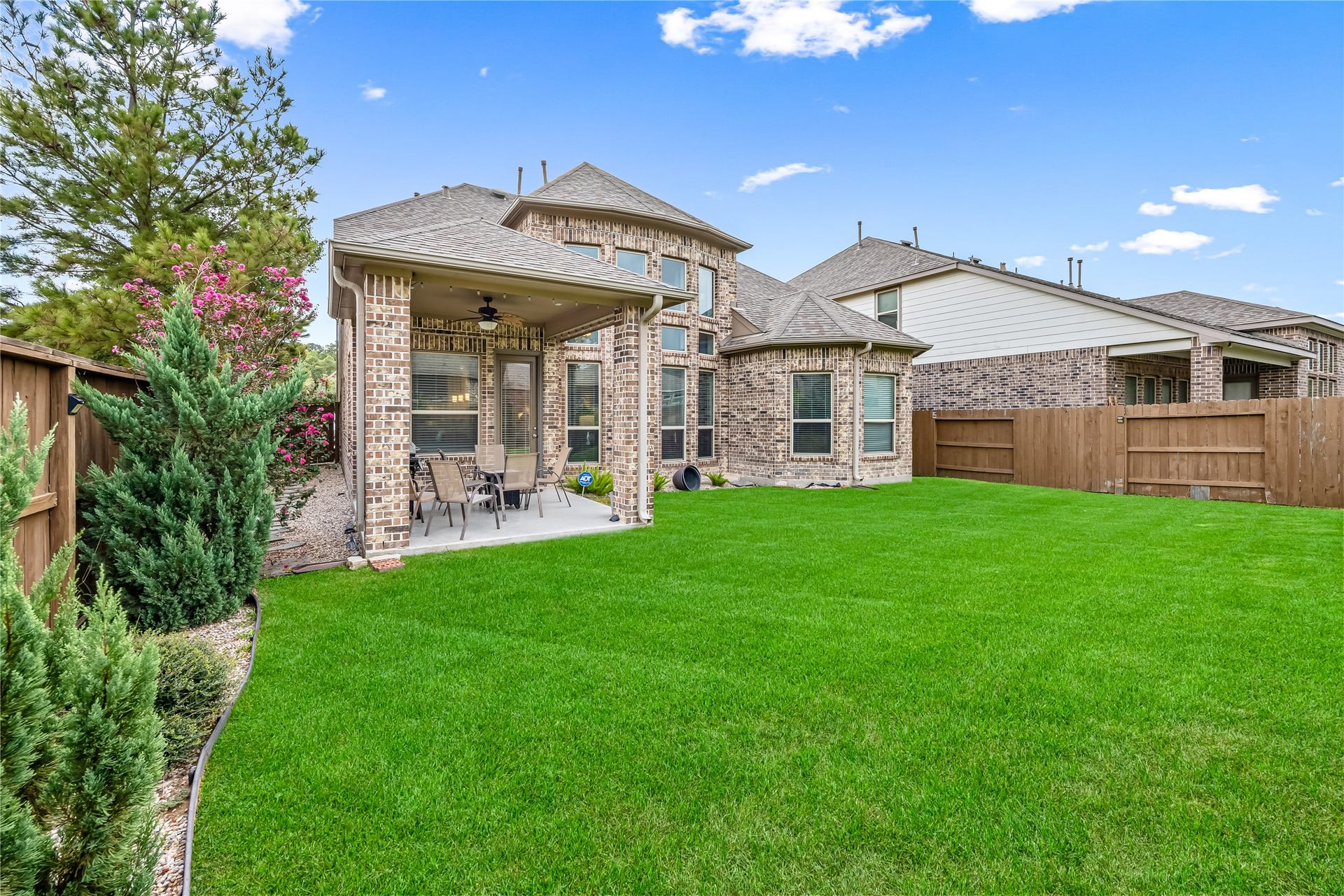 16843 Hemlock Grove Drive, Humble, TX 77346 16843 Hemlock Grove Drive, Humble, TX 77346