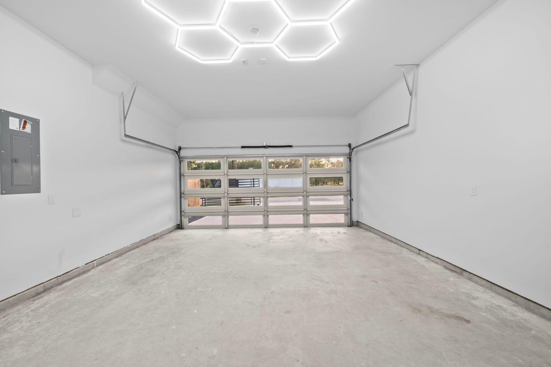 8011 Bowen Street, #A-B, Houston, TX 77051 8011 Bowen Street, #A-B, Houston, TX 77051