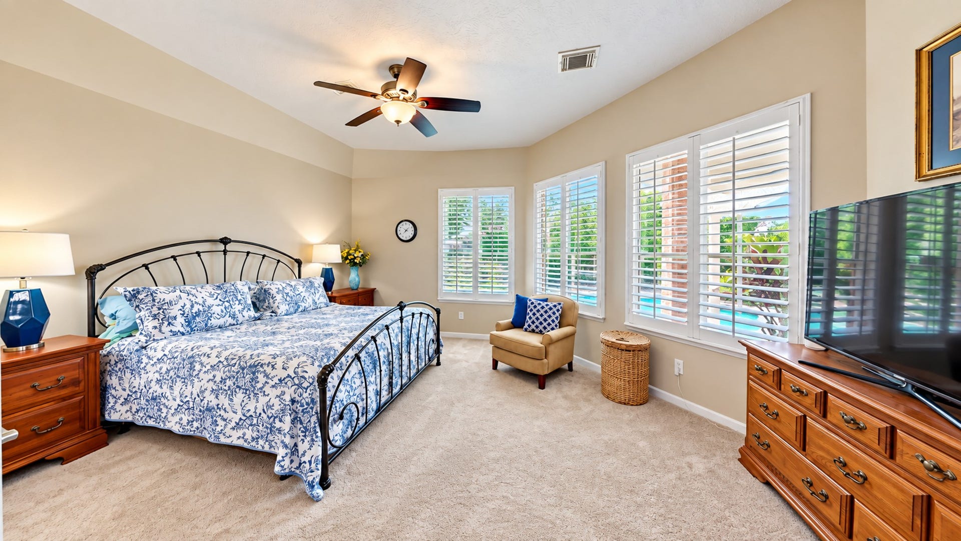 3511 Harbor Pass Lane, Friendswood, TX 77546 Another view of the Primary Suite.