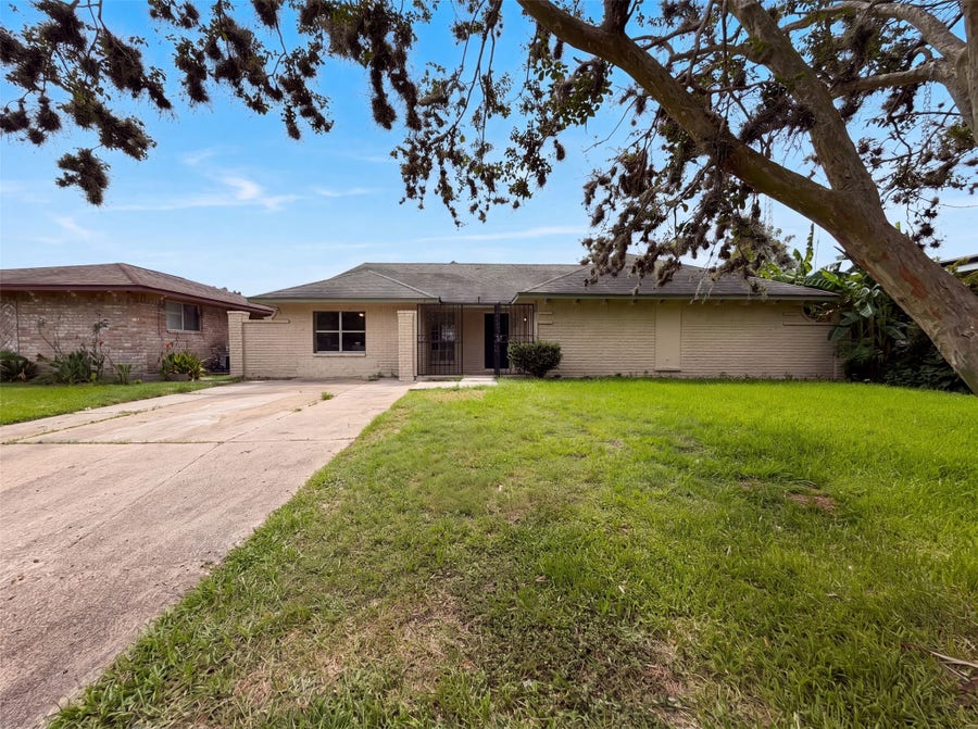 Property photo for 12510 Daventry Lane, Houston, TX