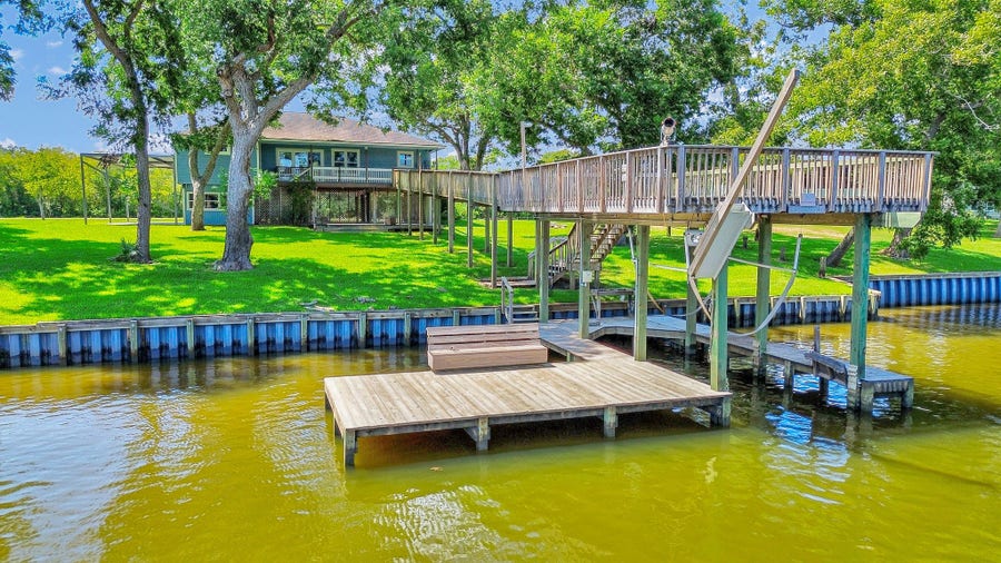 Property photo for 1902 County Road 506, Brazoria, TX