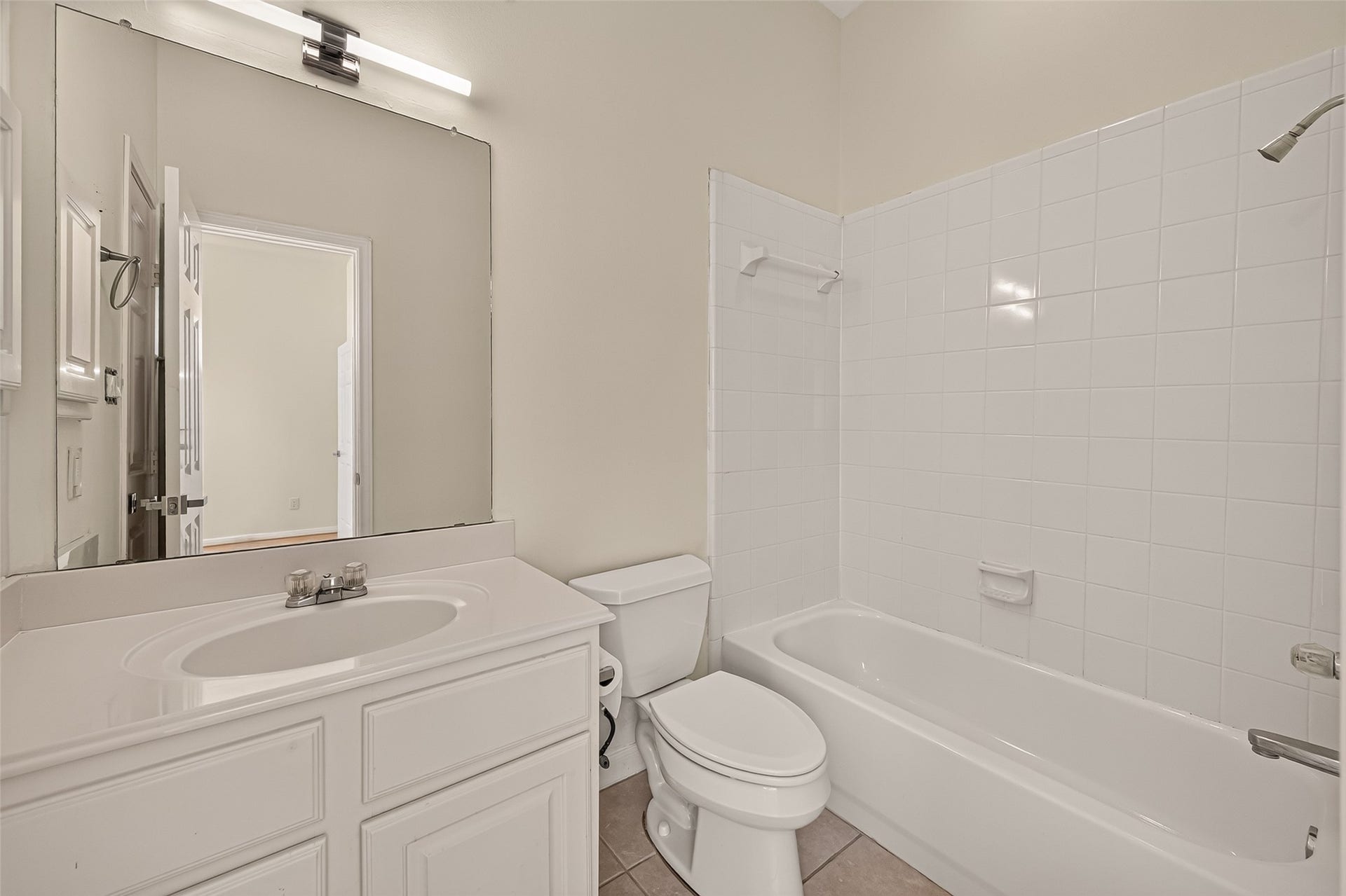 2903 Austin Street, Houston, TX 77004 Bathroom in secondary bedroom on the second floor.