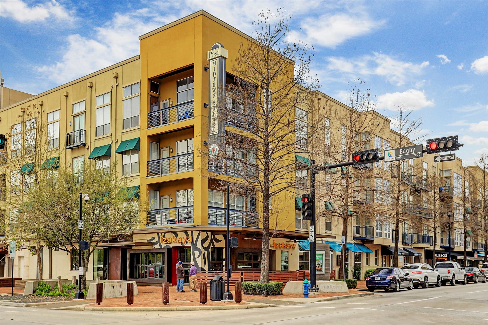 2903 Austin Street, Houston, TX 77004 Enjoy a variety of nearby restaurants, cafs, and local dining options, all part of the convenience of city living.