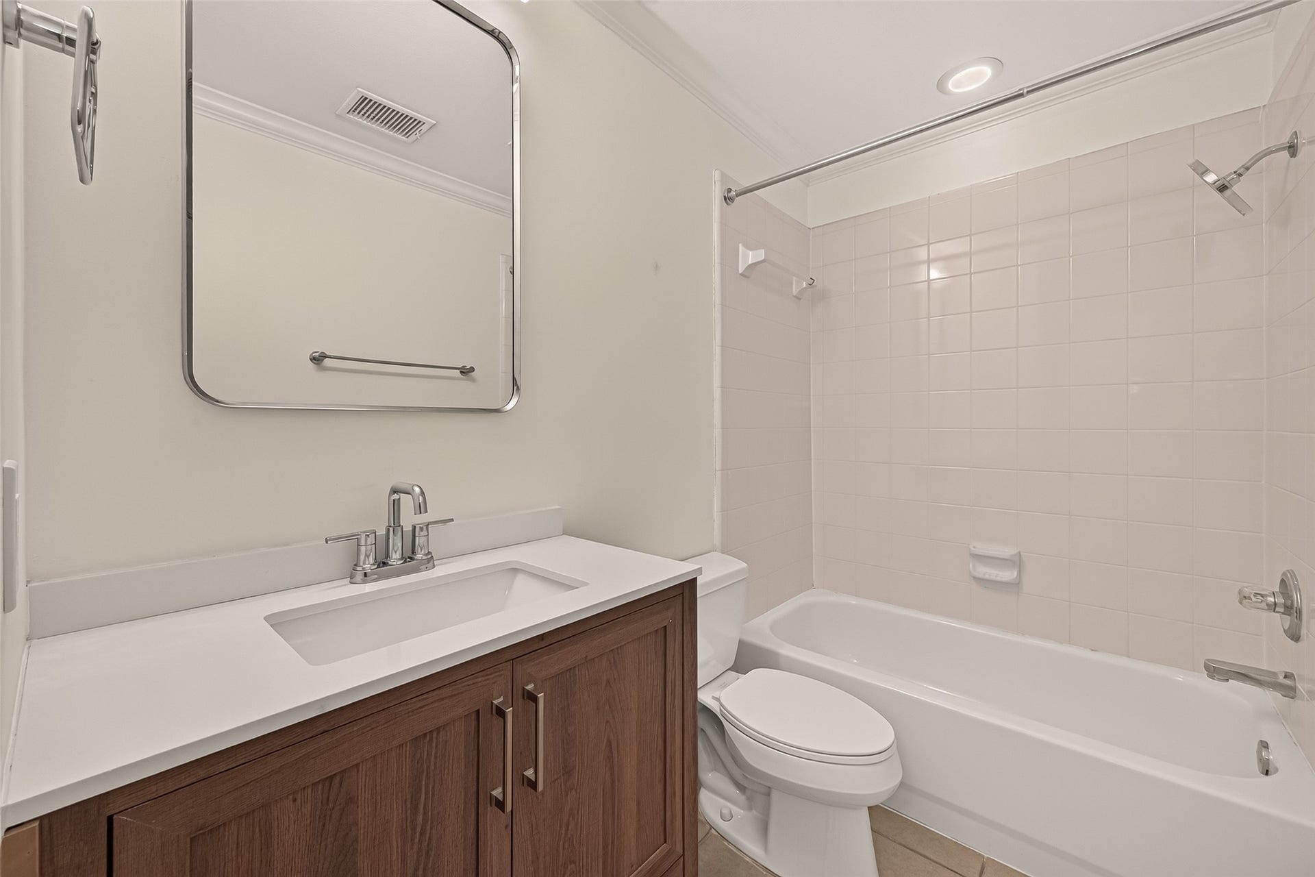 2903 Austin Street, Houston, TX 77004 New updated bathroom on the first floor