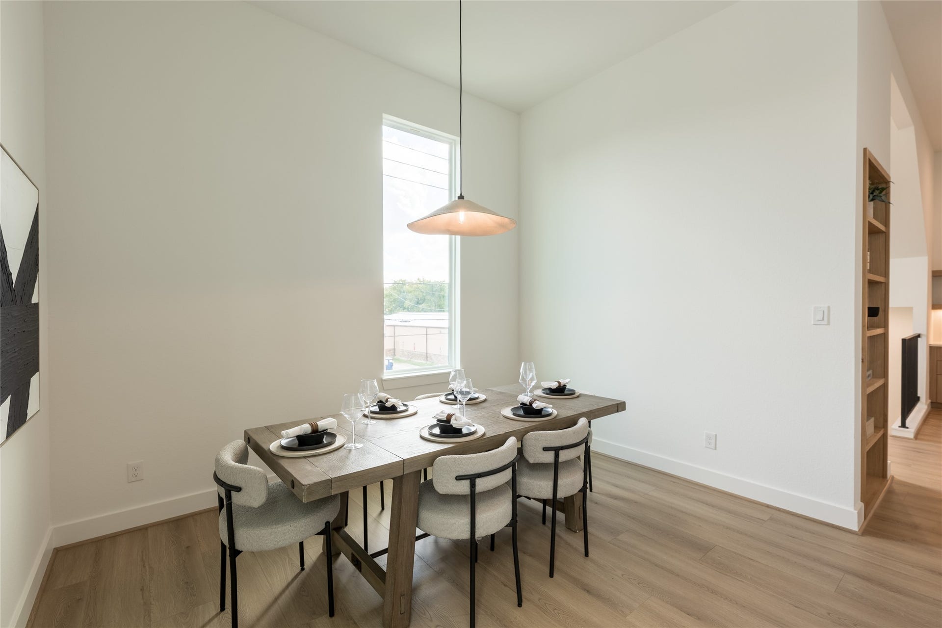 2009 Gregg Street, Houston, TX 77026 Dining area with natural light