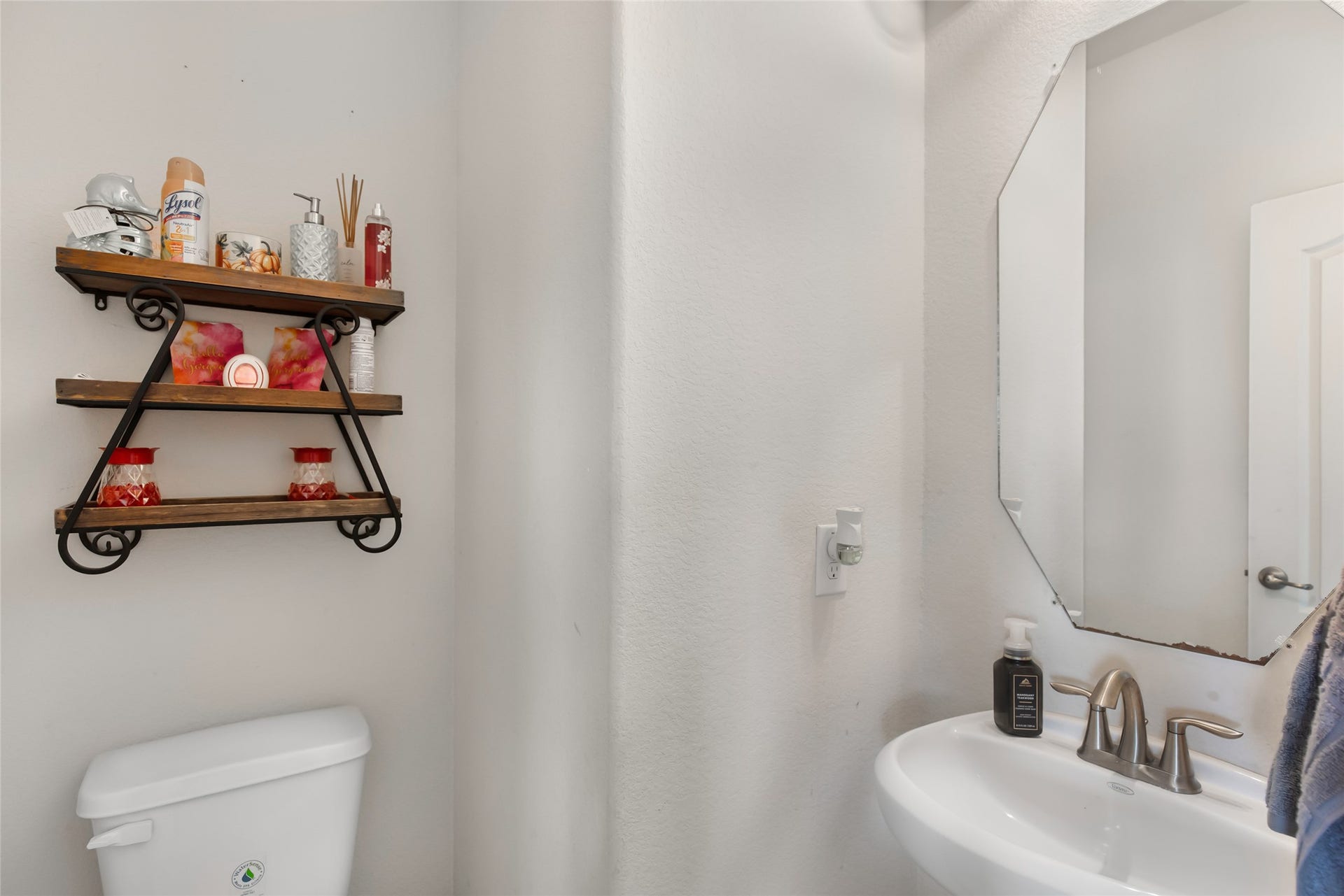 10014 Eagle Pines Drive, Baytown, TX 77521 10014 Eagle Pines Drive, Baytown, TX 77521