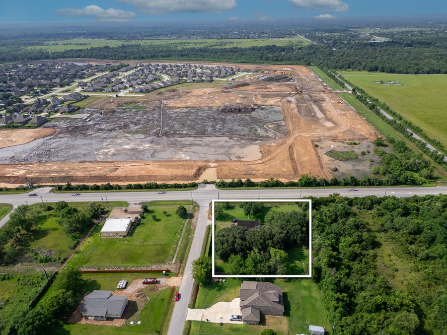 Property photo for 8321 FM 517 Road W, Dickinson, TX