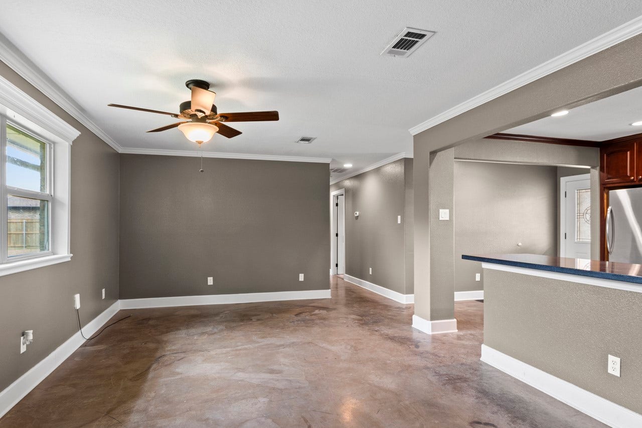 1242 County Road 857, Alvin, TX 77511 Family Room