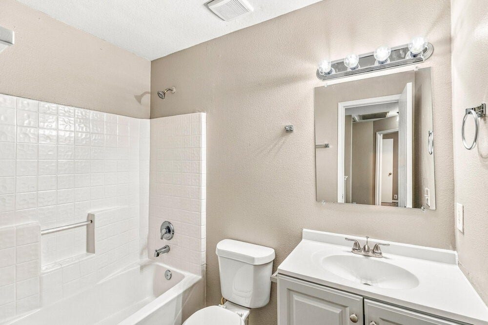 3231 Dartmouth Field Lane, Fresno, TX 77545 3231 Dartmouth Field Lane, Fresno, TX 77545
