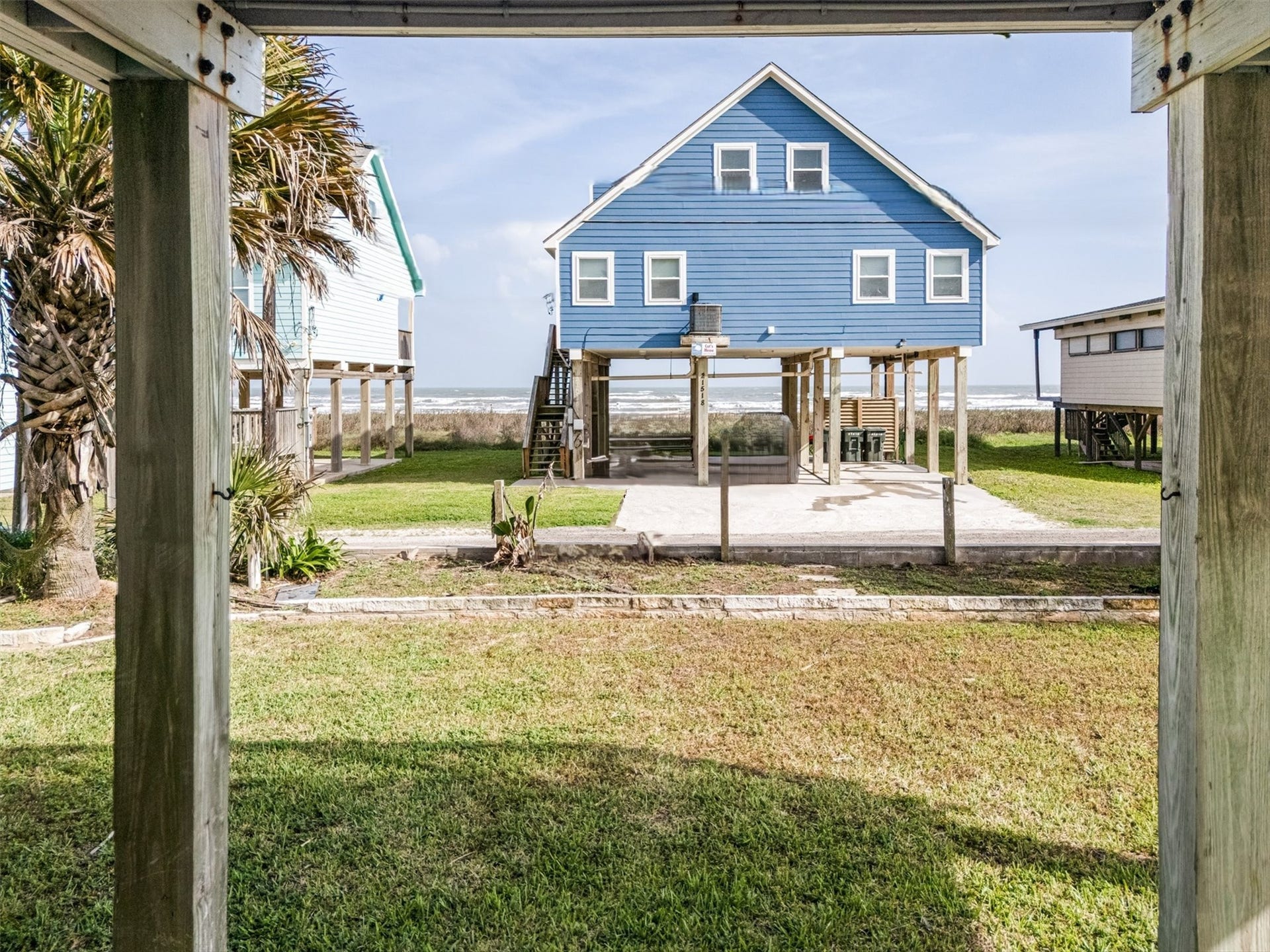 21519 San Luis Pass Road, Galveston, TX 77554 Imagine the sounds of the waves crashing, children playing, sea gulls calling! This spacious lawn is waiting for you to create your own perfect oasis.